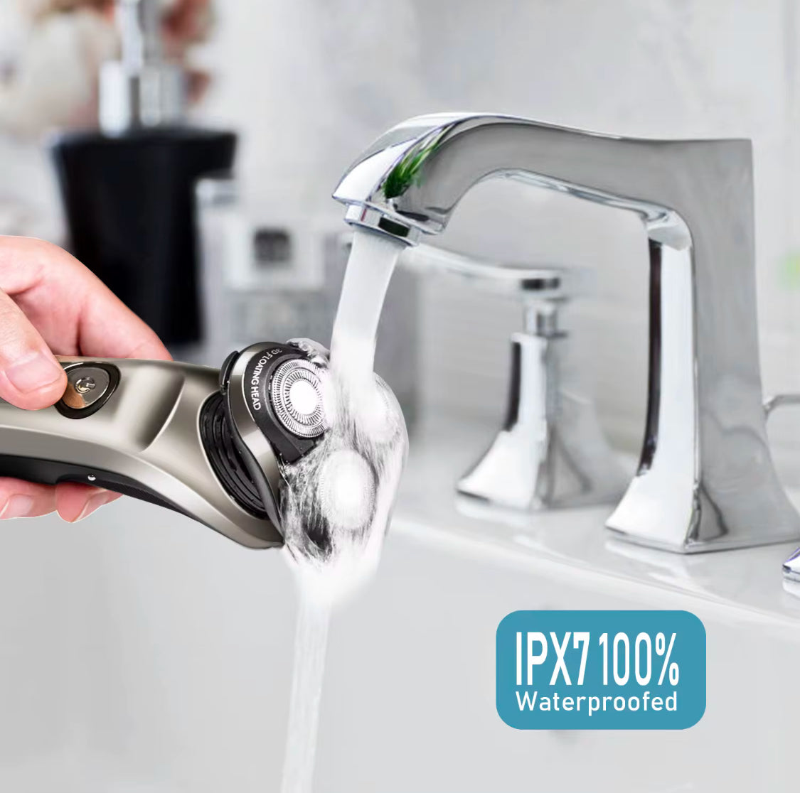 Shaver med opladnings- og steriliseringsbase